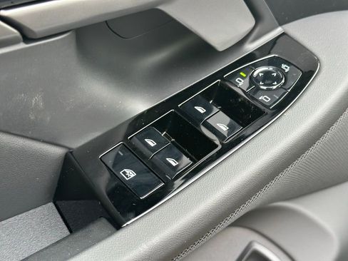 New 2026 BMW 530i xDrive w/ M Sport Package image 19