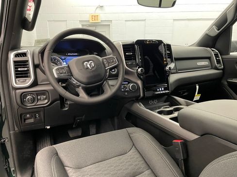 New 2026 RAM 1500 4x4 Crew Cab image 13