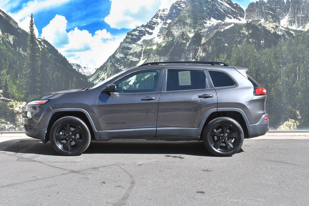 Used 2017 Jeep Cherokee Sport AWD/4WD image 7