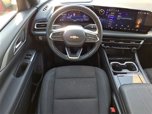 Used 2024 Chevrolet Traverse LT w/ Trailering Package image 11