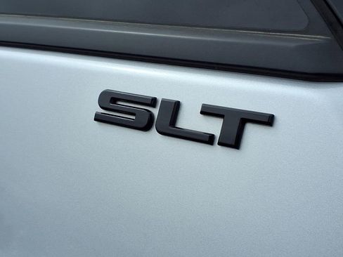Used 2020 GMC Terrain SLT w/ Elevation Edition FWD image 29
