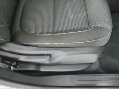 Used 2023 GMC Acadia SLE w/ Driver Convenience Package image 28