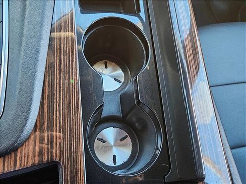 Certified 2022 Cadillac Escalade ESV Luxury w/ LPO, Illumination Package image 12