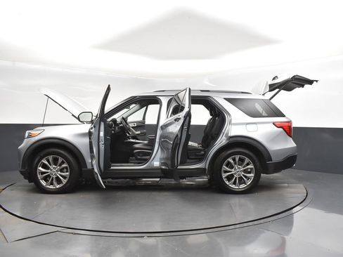 Used 2022 Ford Explorer Limited image 50