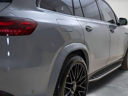 Used 2025 Mercedes-Benz GLS 63 AMG 4MATIC image 10