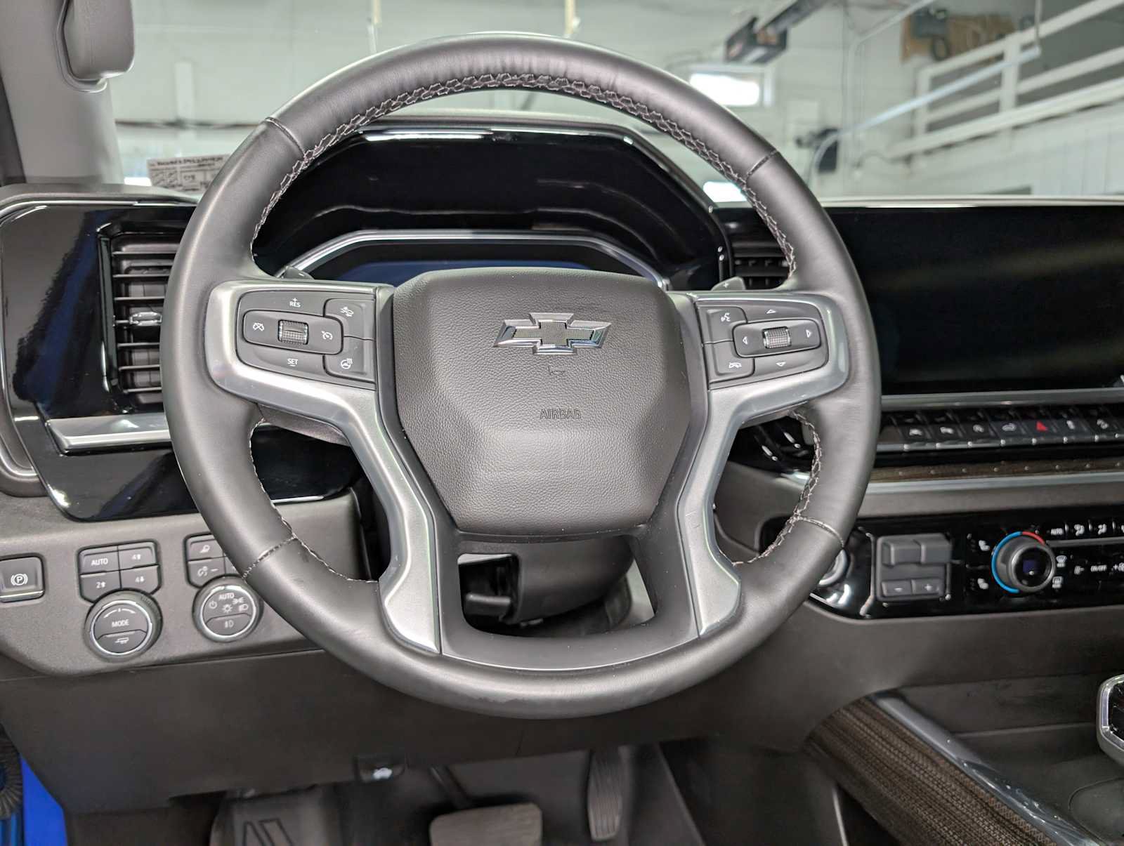 Used 2025 Chevrolet Silverado 1500 RST w/ Convenience Package II AWD/4WD image 39