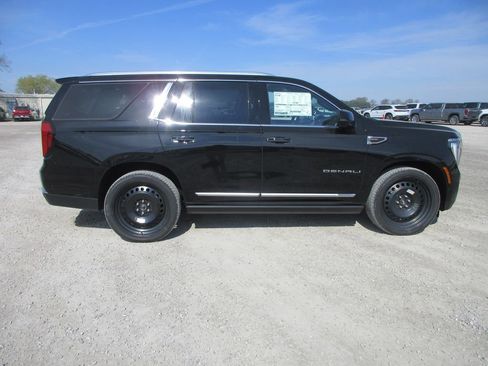 New 2026 GMC Yukon Denali image 3