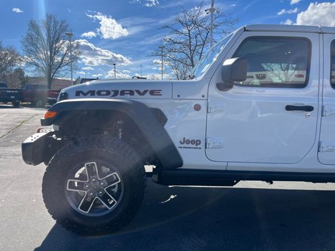 New 2026 Jeep Gladiator Mojave image 9