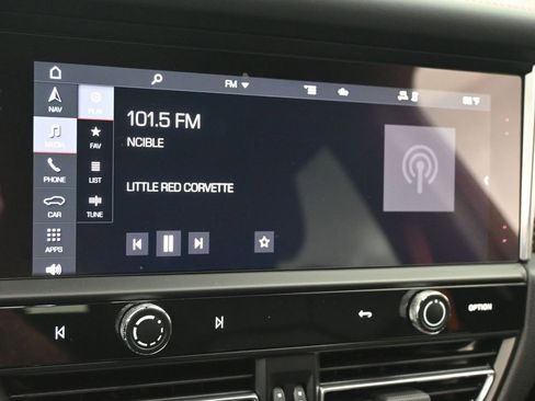 Certified 2024 Porsche Macan GTS image 15