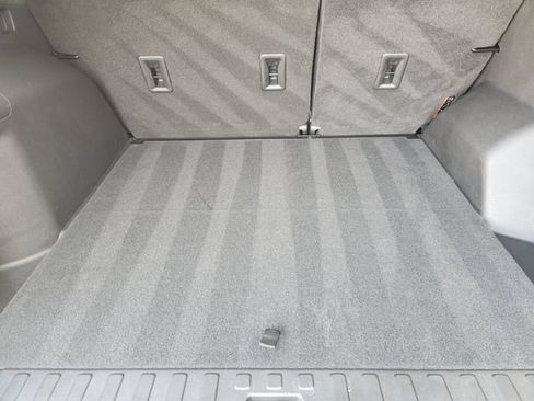 Used 2022 Chevrolet Equinox LS w/ LS Convenience Package FWD image 32
