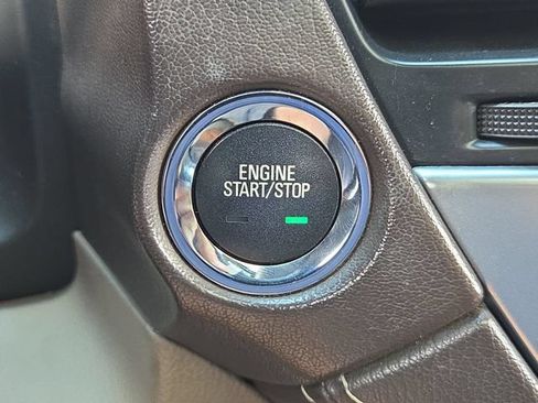 Used 2016 Chevrolet Suburban LTZ RWD image 18