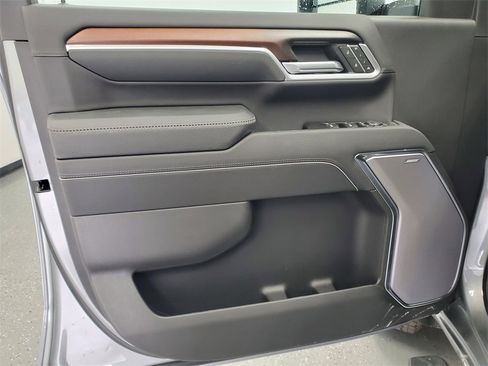 New 2026 GMC Sierra 3500 Denali w/ Denali Reserve Package image 9