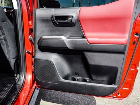 Used 2023 Toyota Tacoma SR5 w/ Technology Package image 39