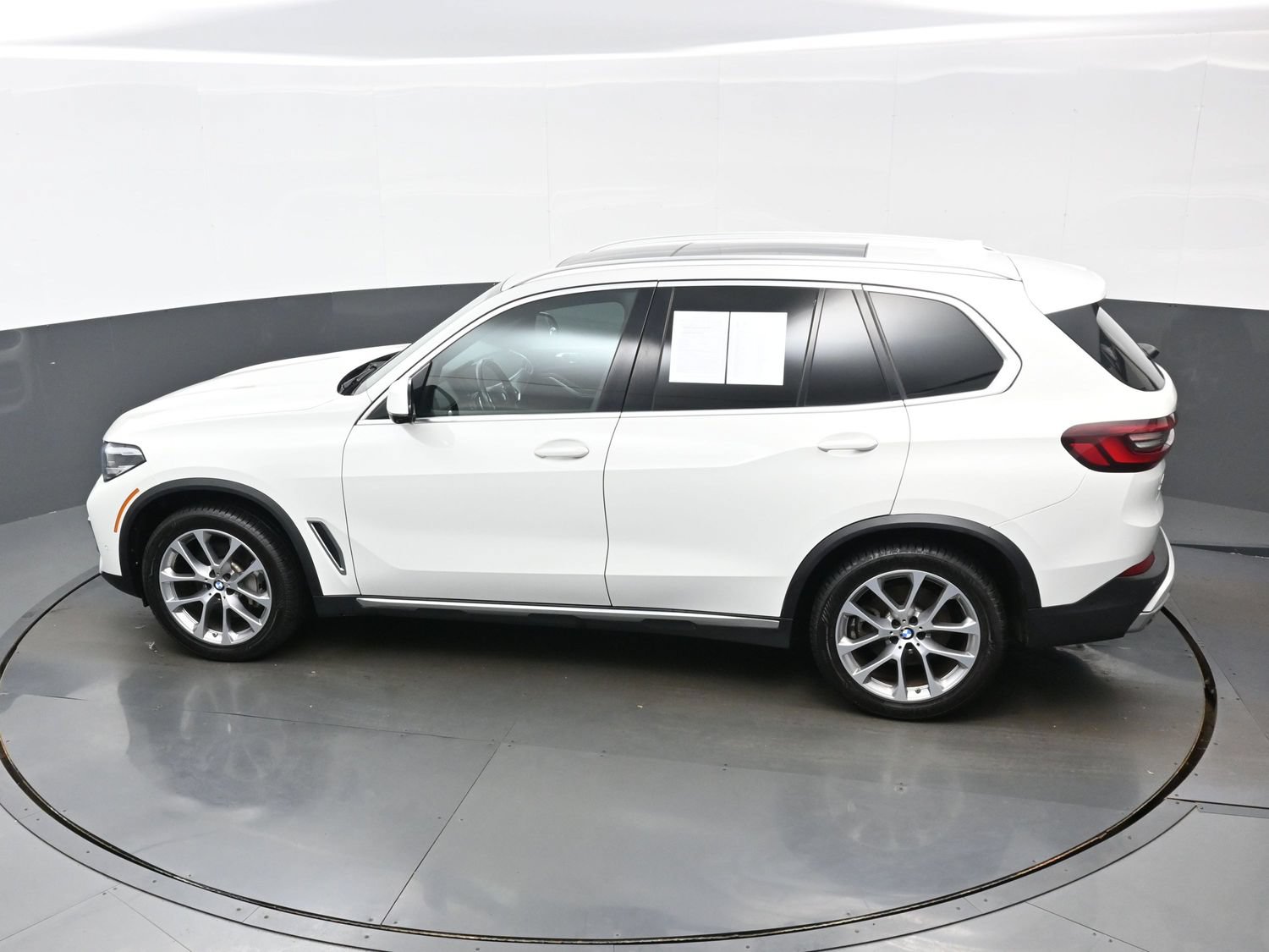 Used 2023 BMW X5 xDrive40i AWD/4WD image 38