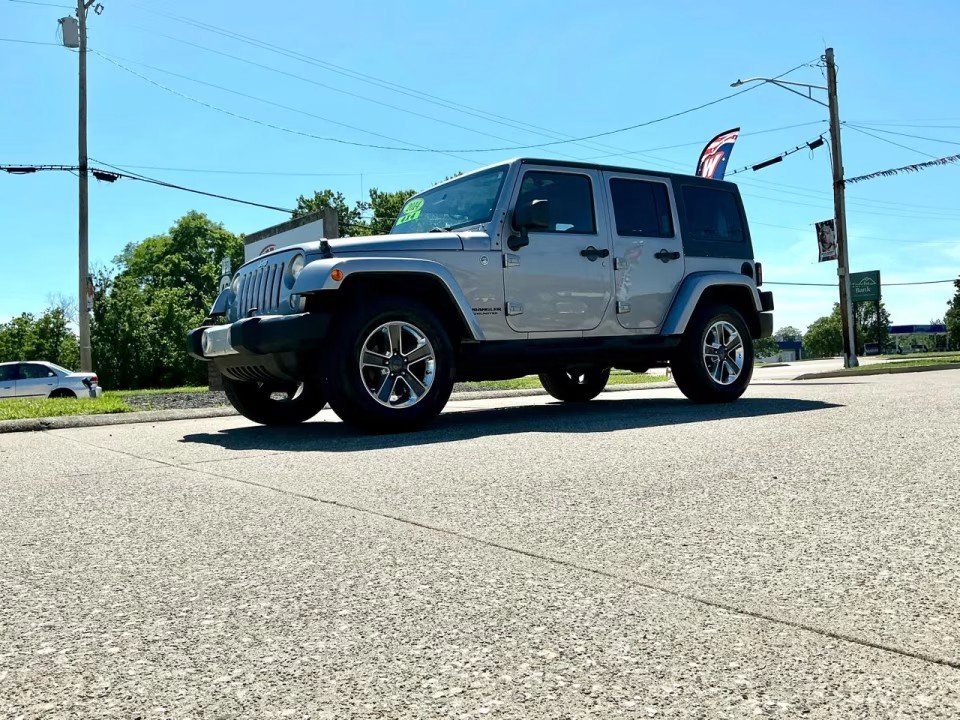 Used 2014 Jeep Wrangler Unlimited Sahara AWD/4WD image 30