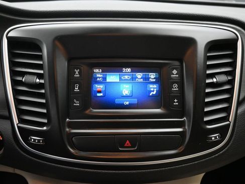 Used 2016 Chrysler 200 Limited image 14