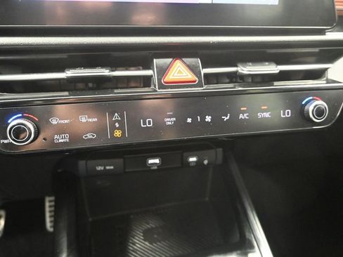 Certified 2023 Kia Niro EX Touring image 21