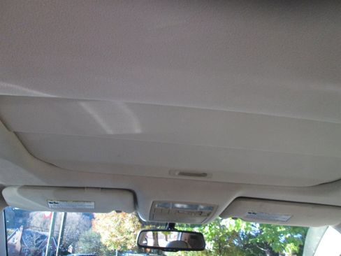 Used 2011 Toyota Venza AWD image 10