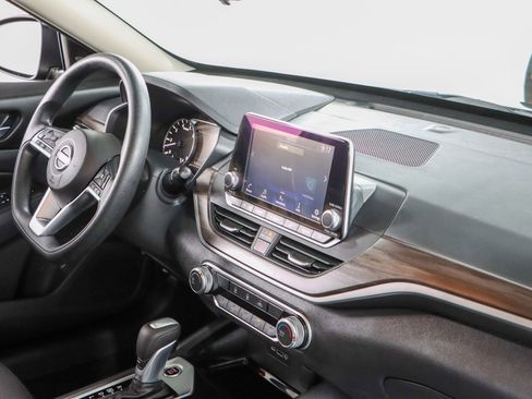 Used 2024 Nissan Altima 2.5 SV image 25