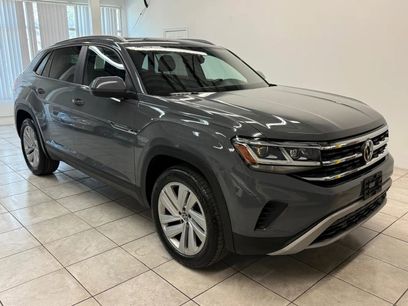Used 2020 Volkswagen Atlas Cross Sport SE w/ Panoramic Sunroof Package