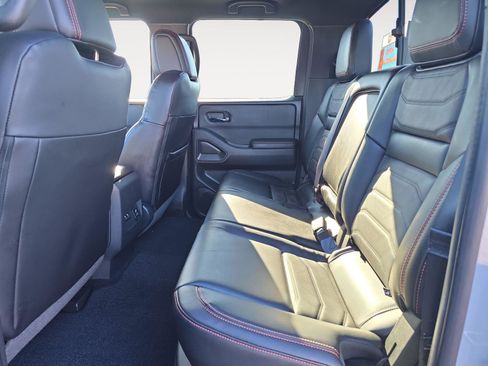 Used 2025 Nissan Frontier PRO-4X w/ Pro Premium Package image 19