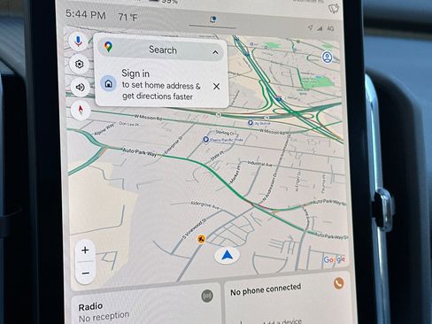 New 2026 Volvo EX30 Plus w/ Climate Package image 16
