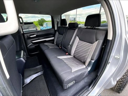 Used 2018 Toyota Tundra SR5 w/ SR5 Upgrade Package AWD/4WD image 25