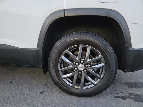 Used 2019 GMC Acadia SLT image 11