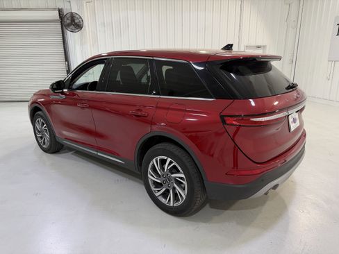 Used 2023 Lincoln Corsair FWD image 3