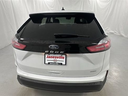 Used 2024 Ford Edge SE image 4