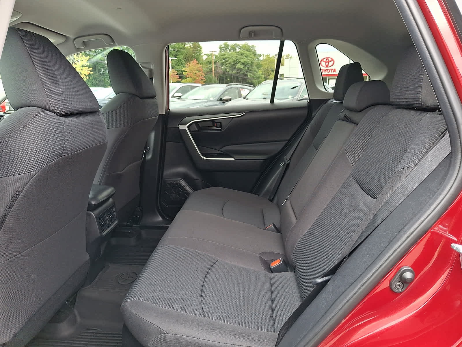 Certified 2020 Toyota RAV4 LE w/ Carpet Mat Package AWD/4WD image 12