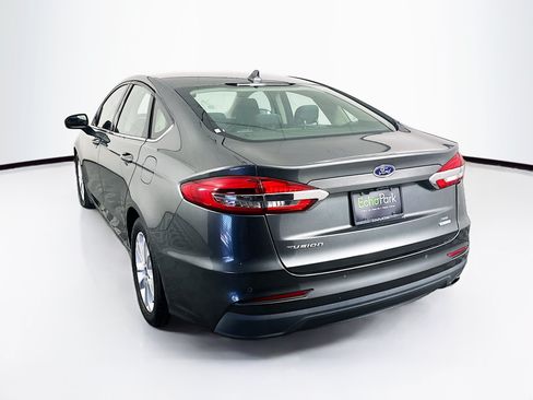 Used 2020 Ford Fusion SE FWD image 5