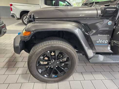 Used 2023 Jeep Wrangler Unlimited Sahara AWD/4WD image 7