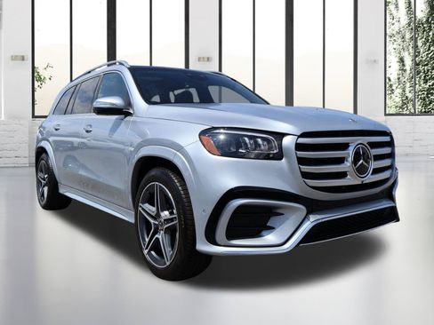 Used 2025 Mercedes-Benz GLS 450 4MATIC w/ AMG Line Exterior image 7