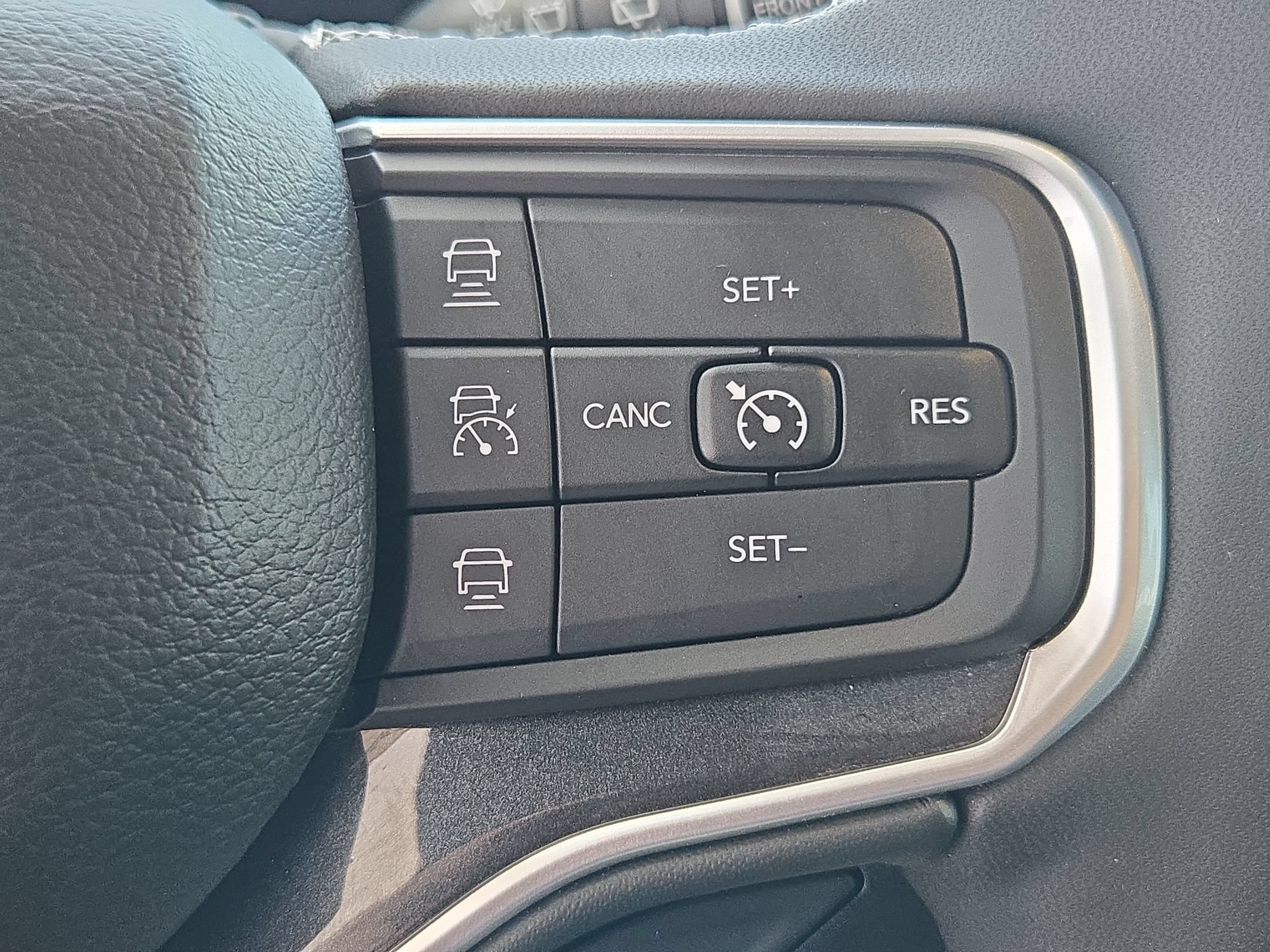 Used 2024 Jeep Wagoneer 4WD w/ Premium Group I image 29