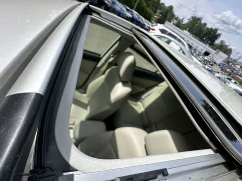 Used 2013 Subaru Impreza 2.0i Limited AWD/4WD image 6