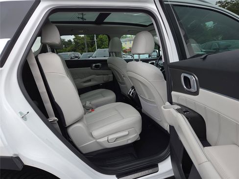 Certified 2023 Kia Sorento SX Prestige w/ Panoramic Sunroof Package AWD/4WD image 29