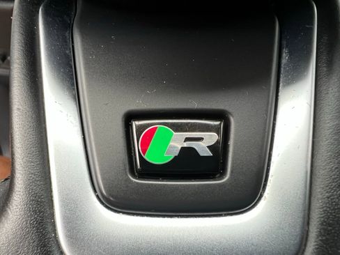 Used 2020 Jaguar E-PACE SE image 38