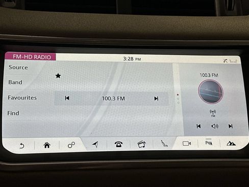 Used 2019 Land Rover Range Rover Evoque SE AWD/4WD image 16