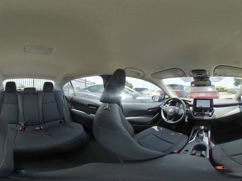 Used 2025 Toyota Corolla LE FWD image 41