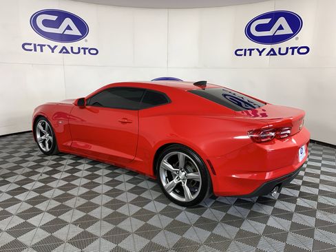 Used 2020 Chevrolet Camaro LT RWD image 5