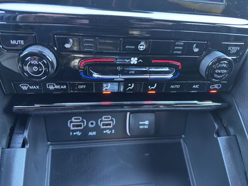 New 2025 Jeep Grand Cherokee Laredo X w/ Luxury Tech Group I image 18