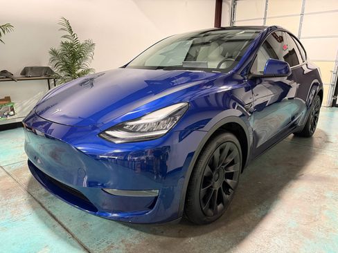 Used 2021 Tesla Model Y Long Range image 3