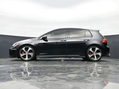 Used 2016 Volkswagen Golf 4-Door image 37