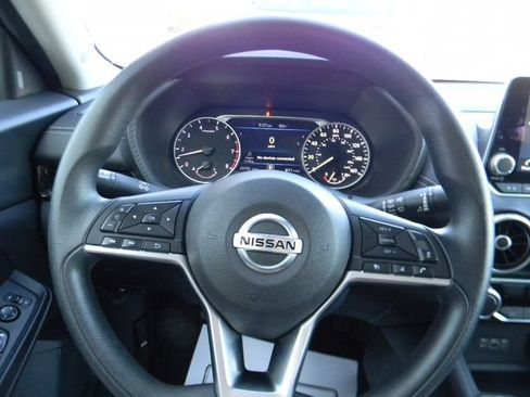 Used 2023 Nissan Sentra SV FWD image 11