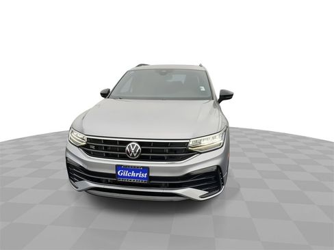 Used 2022 Volkswagen Tiguan SE R-Line image 3