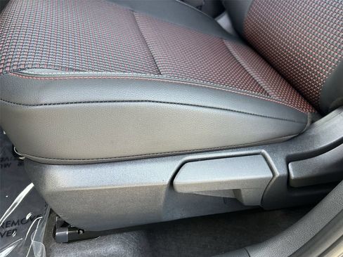 New 2026 Nissan Kicks SR FWD image 32