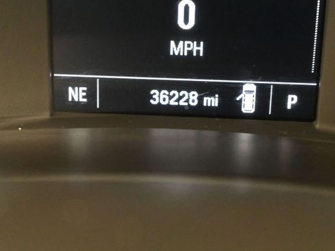 Used 2023 Chevrolet Equinox LS FWD image 30