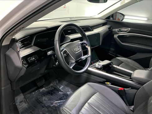 Certified 2024 Audi Q8 e-tron Premium Plus w/ Premium Plus Package image 17