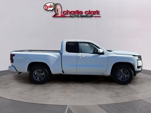 Certified 2025 Nissan Frontier SV RWD image 7
